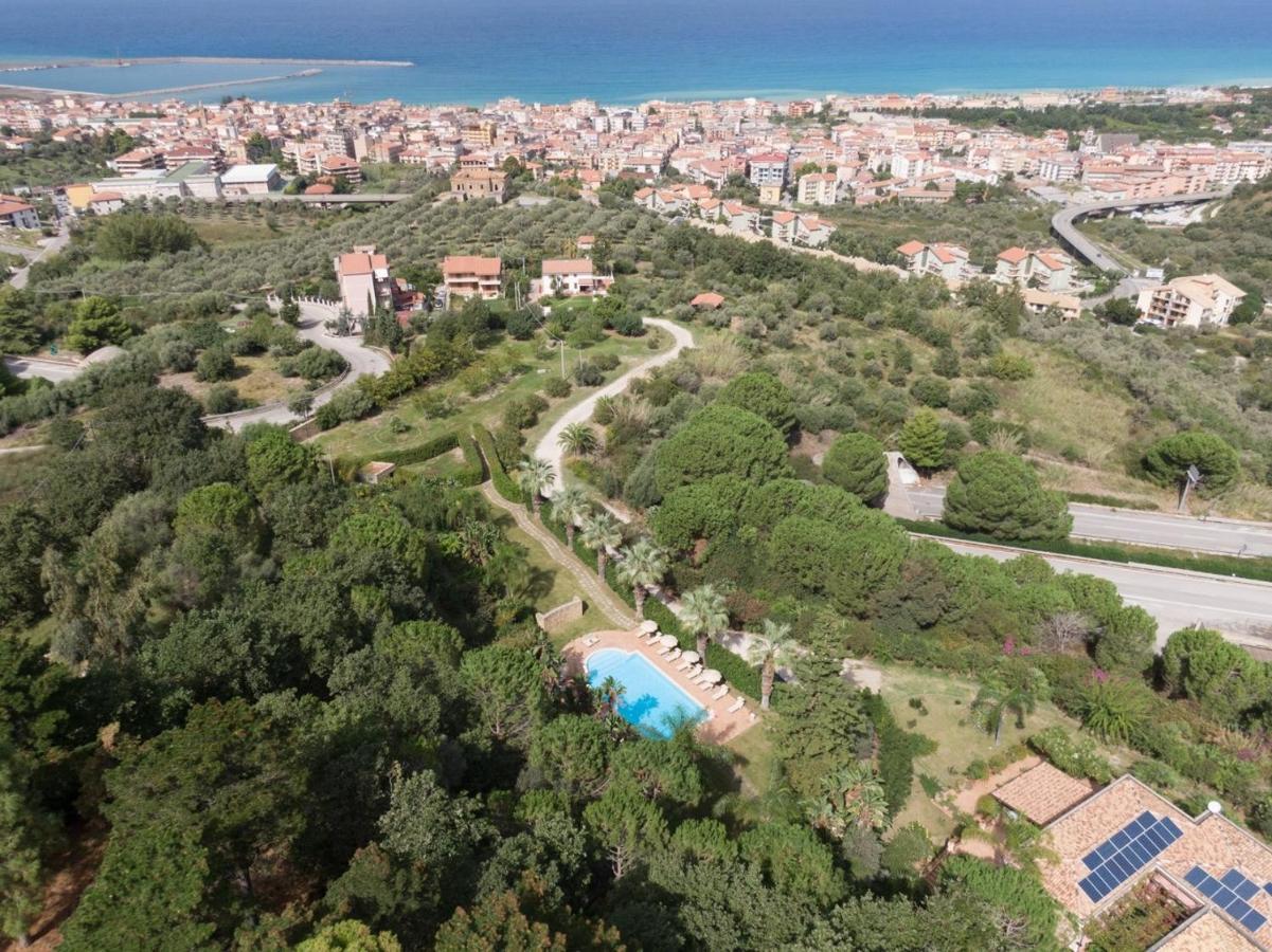 Agriturismo Villa Luca SantʼAgata di Militello Екстериор снимка