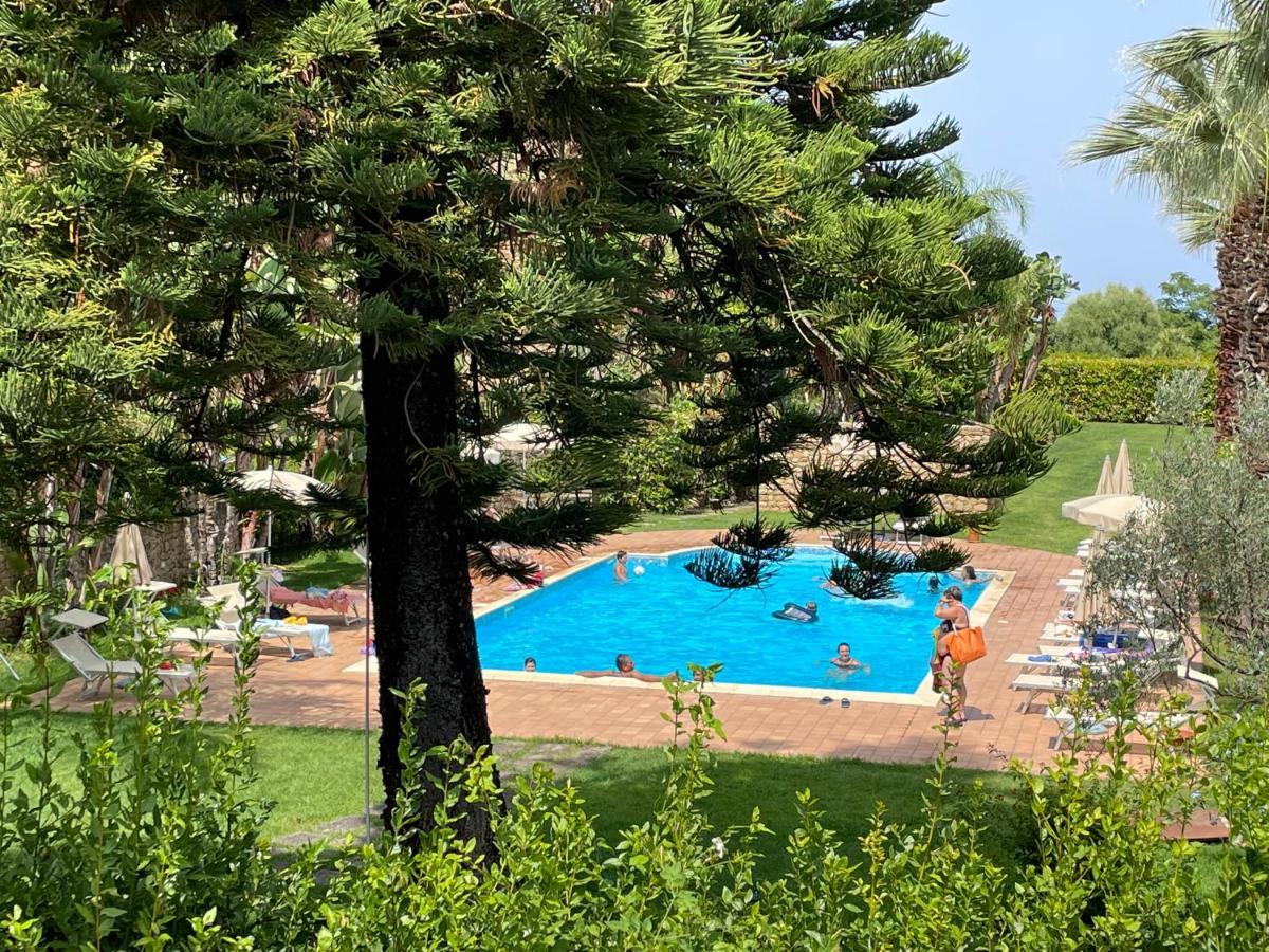 Agriturismo Villa Luca SantʼAgata di Militello Екстериор снимка