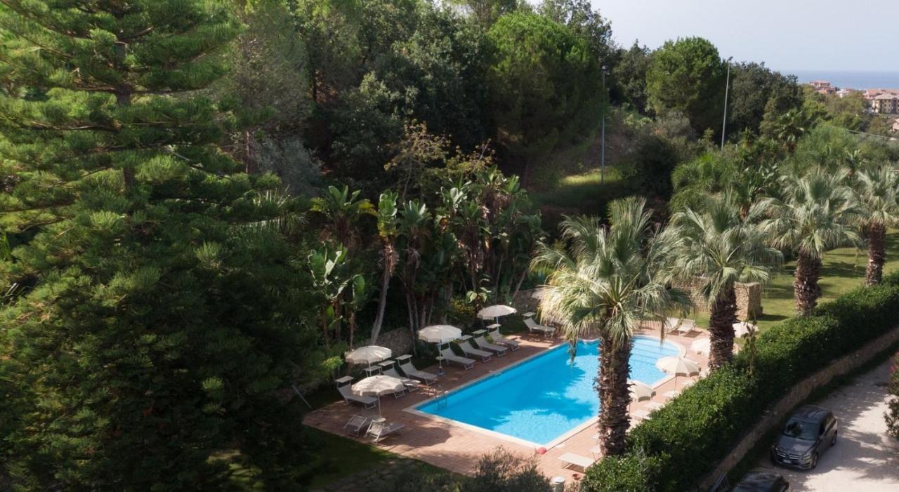 Agriturismo Villa Luca SantʼAgata di Militello Екстериор снимка